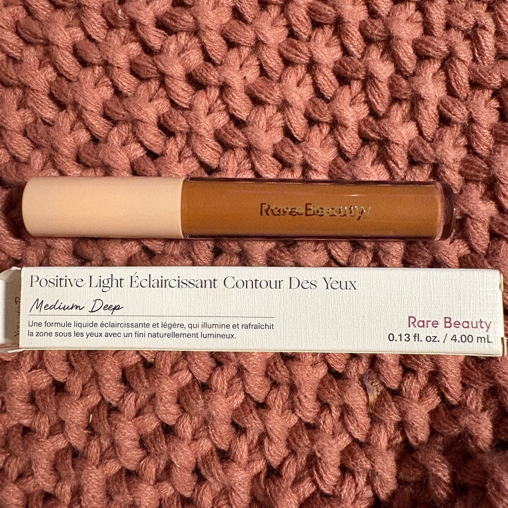 Rare Beauty Positive Light Eye Contour - Medium Deep